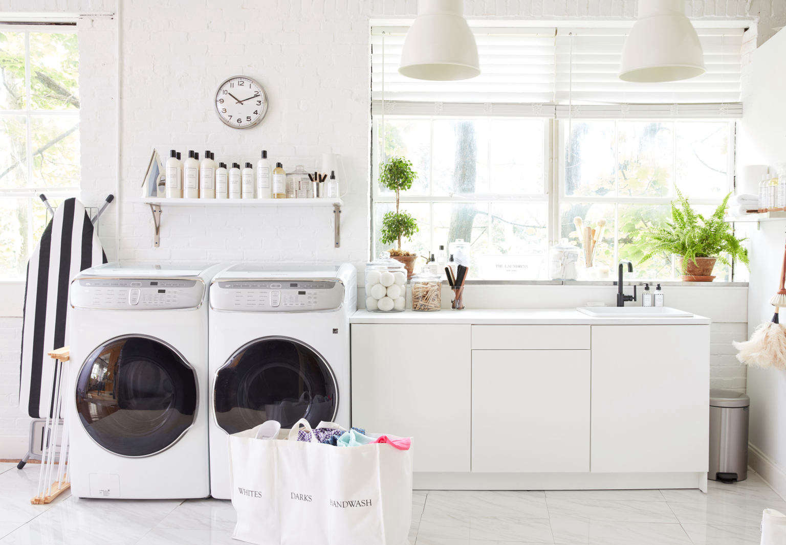 75 Most Popular 75 Beautiful Modern Laundry Room Ideas & Designs Design  Ideas for September 2023 | Houzz NZ