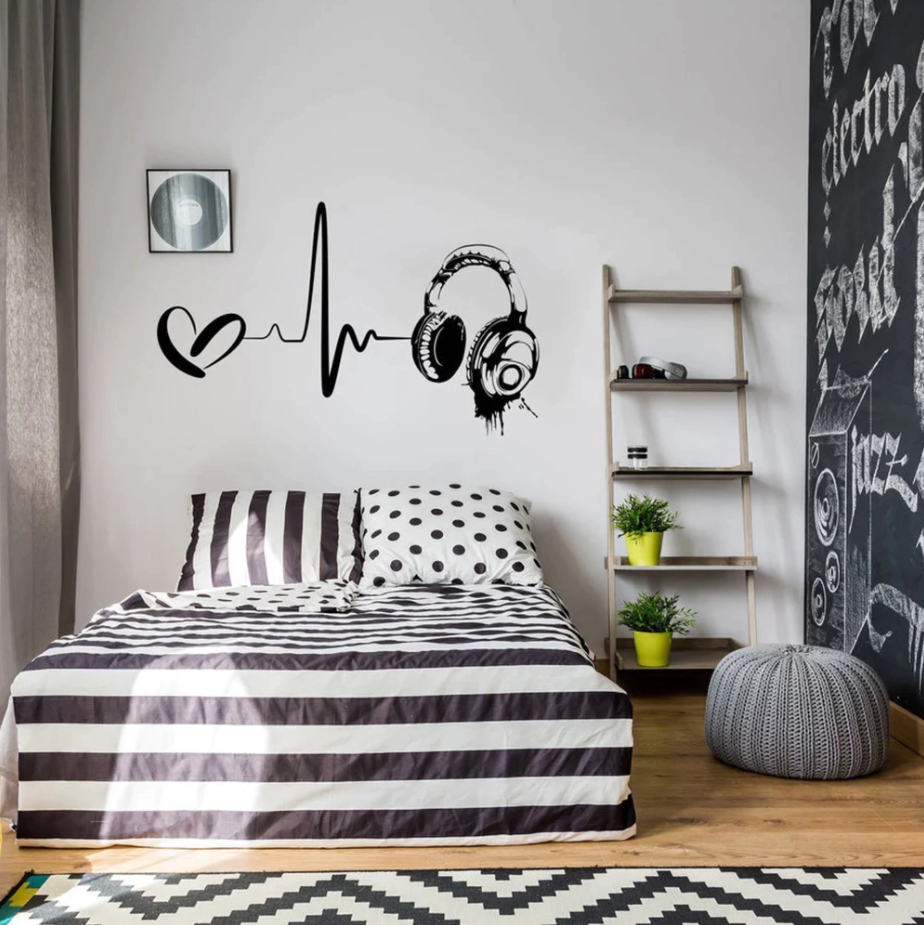 teen bedroom decor items