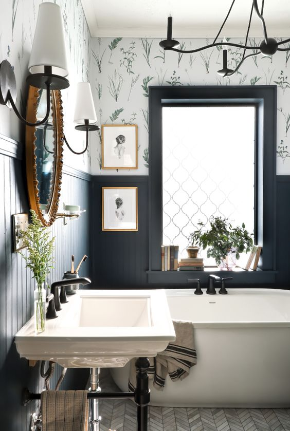 10 Unique Ways to Incorporate Black into Your Bathroom Design 