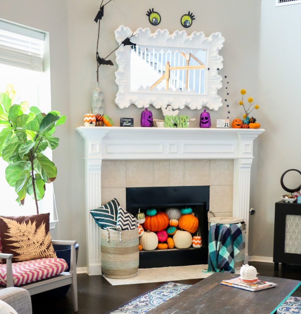 14 Wonderful Fireplace Decor Ideas for Your Fireplace Mantel | Foyr