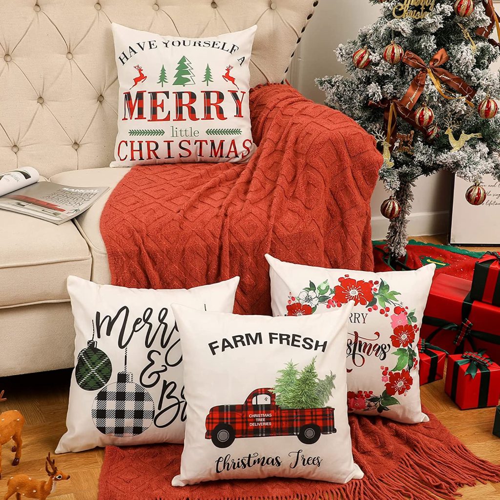 Christmas-Decoration-Ideas-christmas-themed-pillows