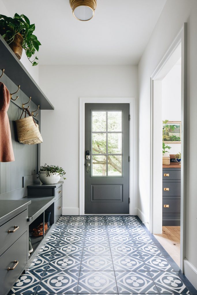 construct a mudroom for home additions