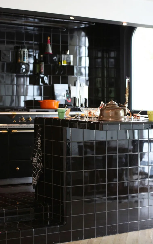 glossy tiles kitchen backsplash ideas