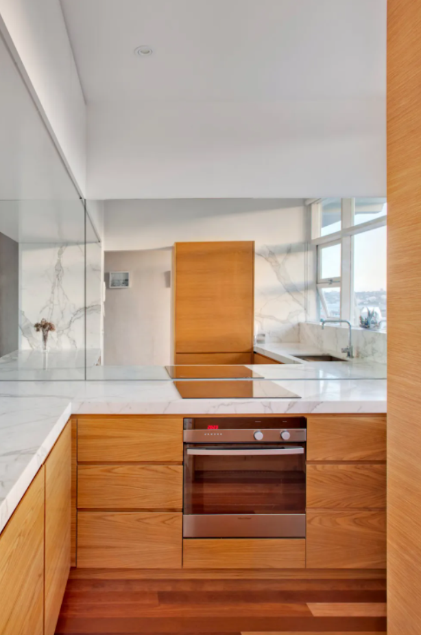 mirrored wall for kitchen backsplash