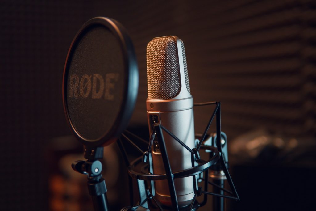 record your voice over for interior design video