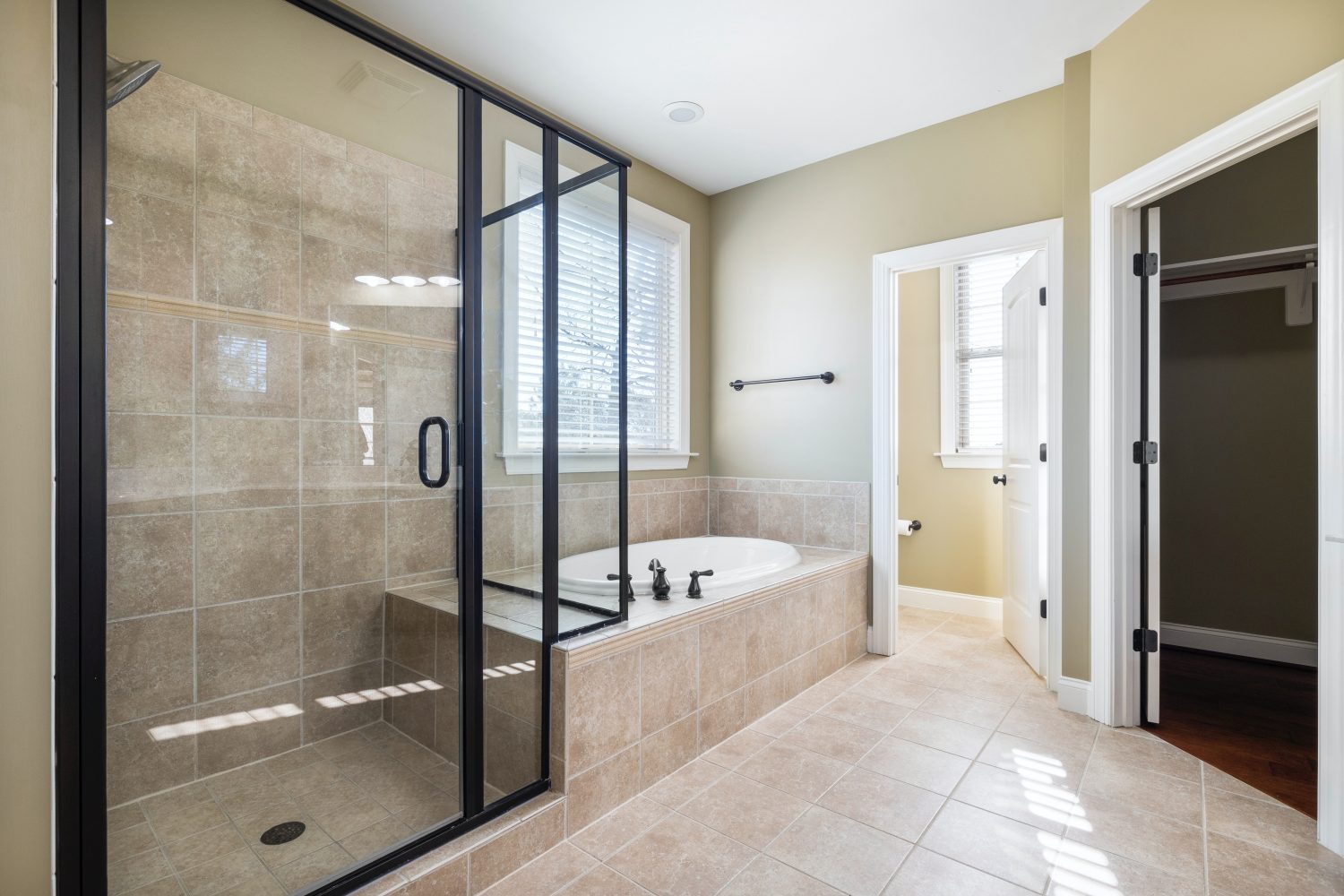 15 Common Bathroom Design Mistakes To Avoid | Foyr