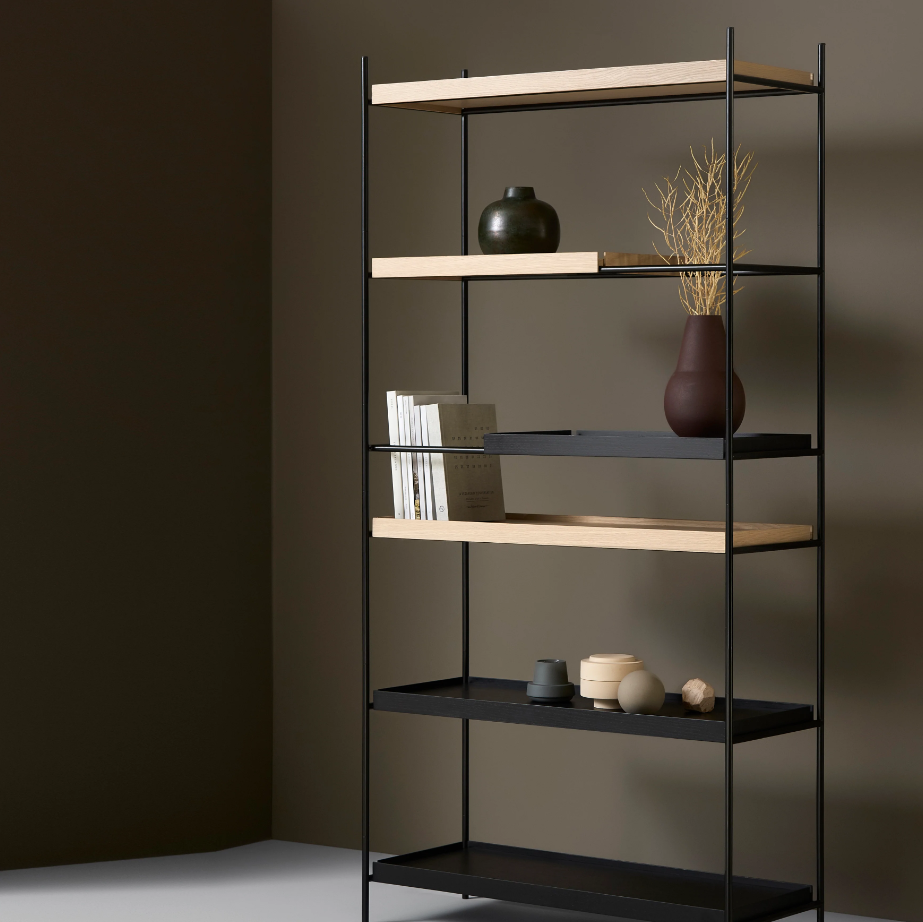 https://foyr.com/learn/wp-content/uploads/2022/06/free-standing-shelves-for-bedroom.png