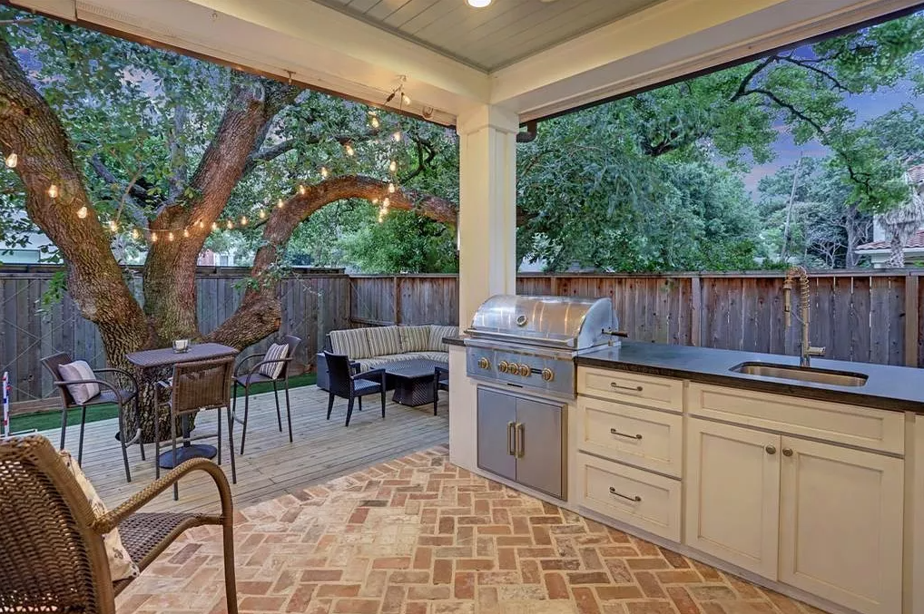 outdoor kitchen without wall