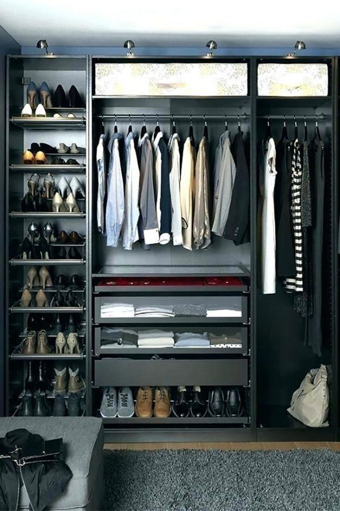 how to declutter your closet
