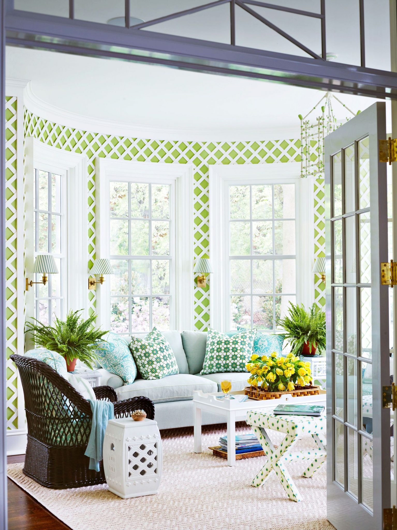 25 Amazing Sunroom Decorating Ideas for Brighten Your Space - Foyr