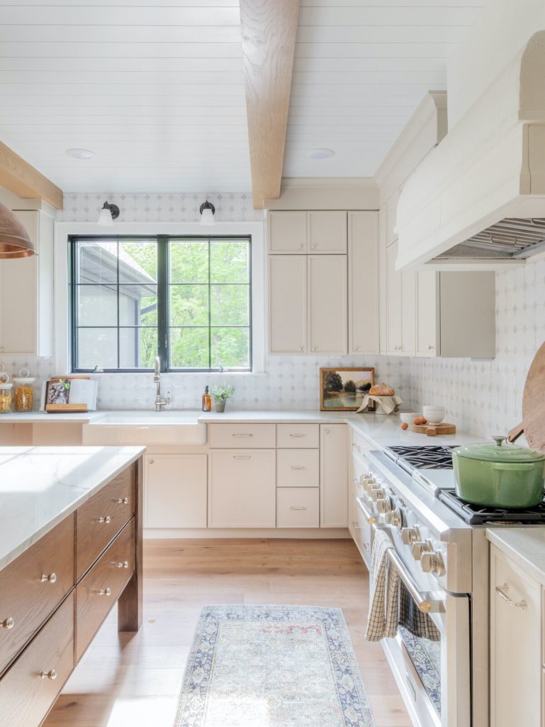 small kitchen ideas - vintage white kitchen