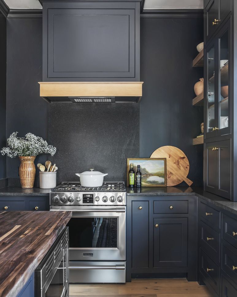 kitchen color schemes - midnight blue and black