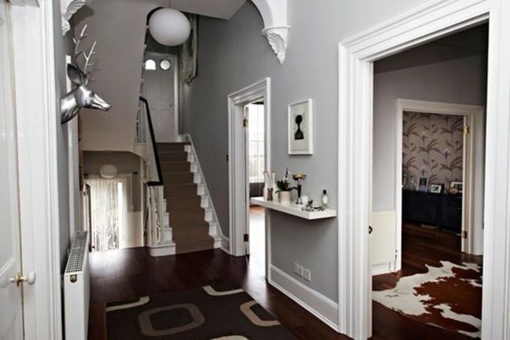 hallway color schemes - brown and grey