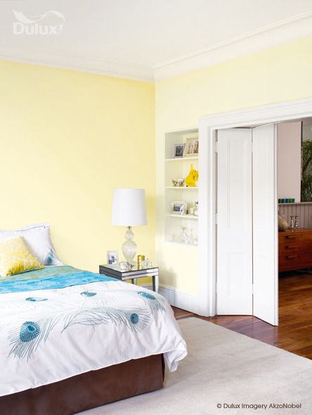 bedroom color schemes - light yellow with blue