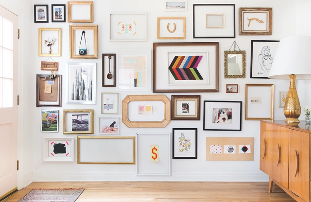 Best-wall-decor-idea-5-Stack-some-pictures