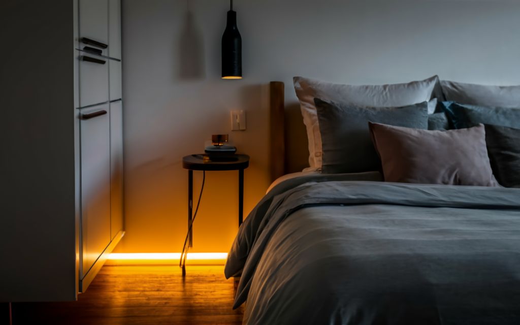 Pressure–Sensor Light Strips Under the Bed
